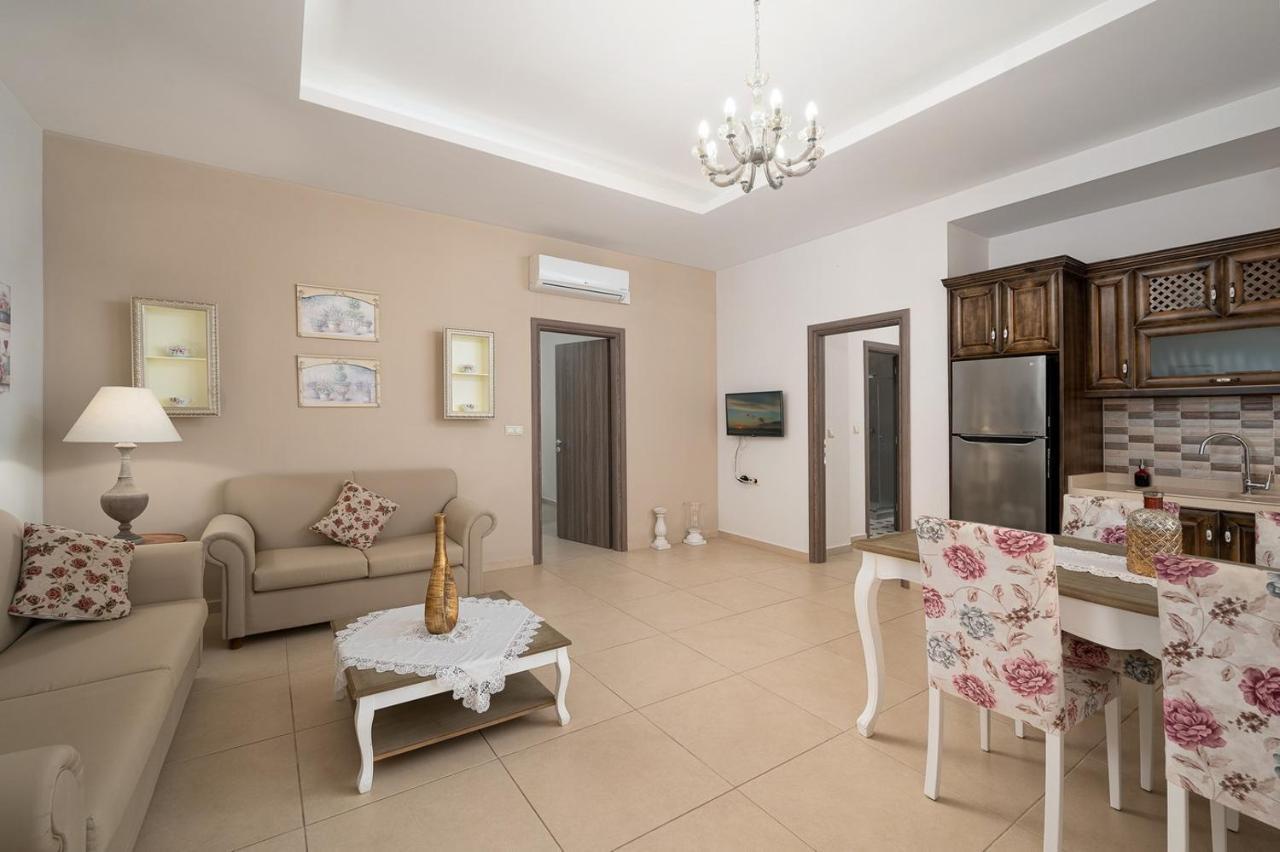 Orelia Cretan Deluxe Apartments Kamilári Kültér fotó