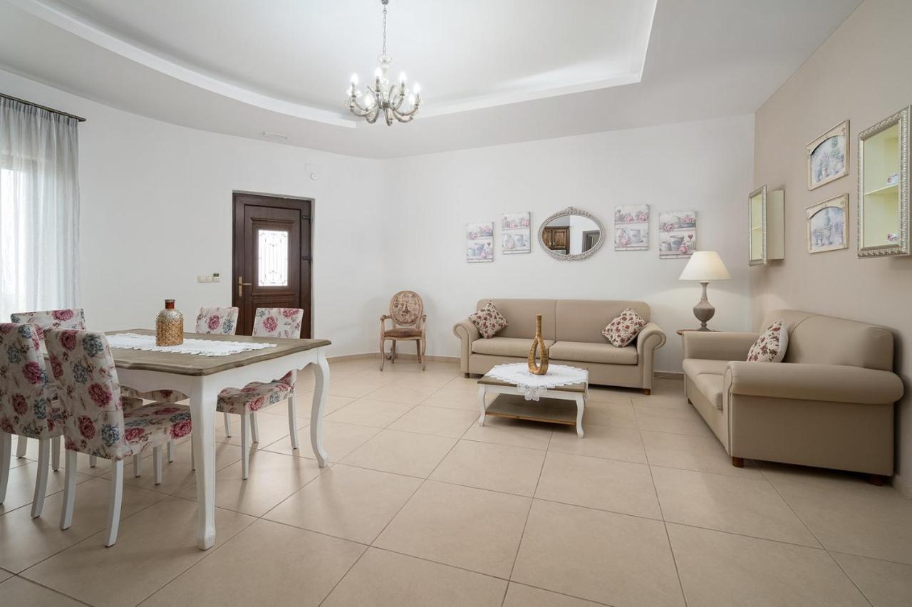 Orelia Cretan Deluxe Apartments Kamilári Kültér fotó