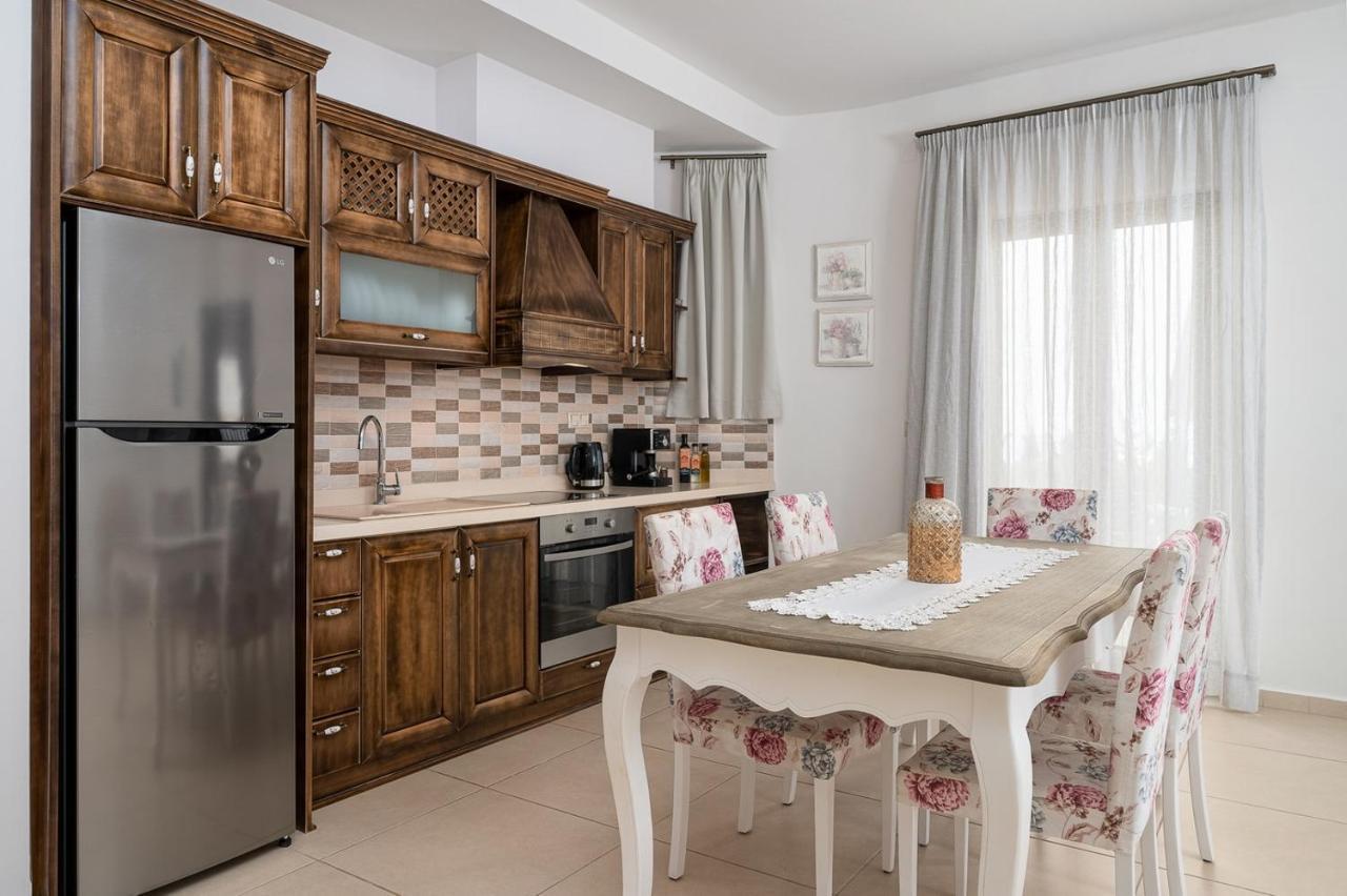Orelia Cretan Deluxe Apartments Kamilári Kültér fotó